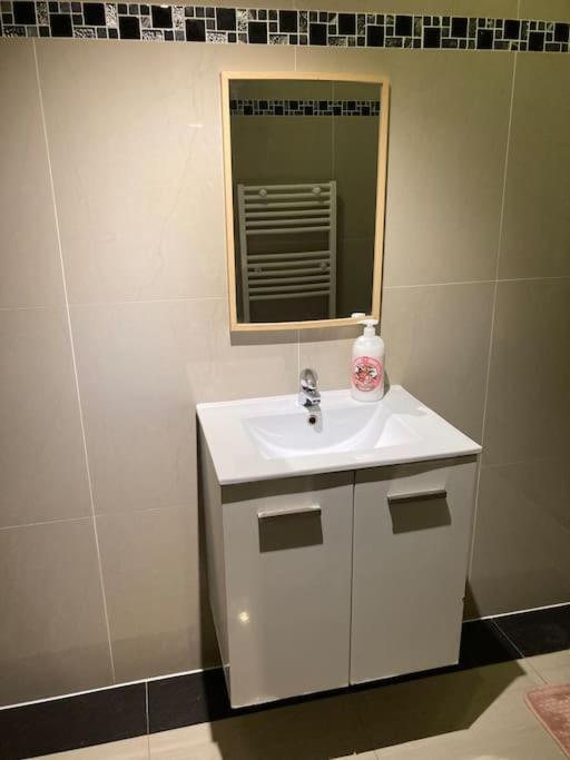 Superbe Appartement Parking Gratuit 2 Aulnay-sous-Bois Exteriör bild